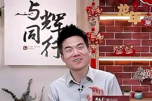 快乐无极限！游轮之旅继续，内马尔在船上打扑克，亲吻美女面颊